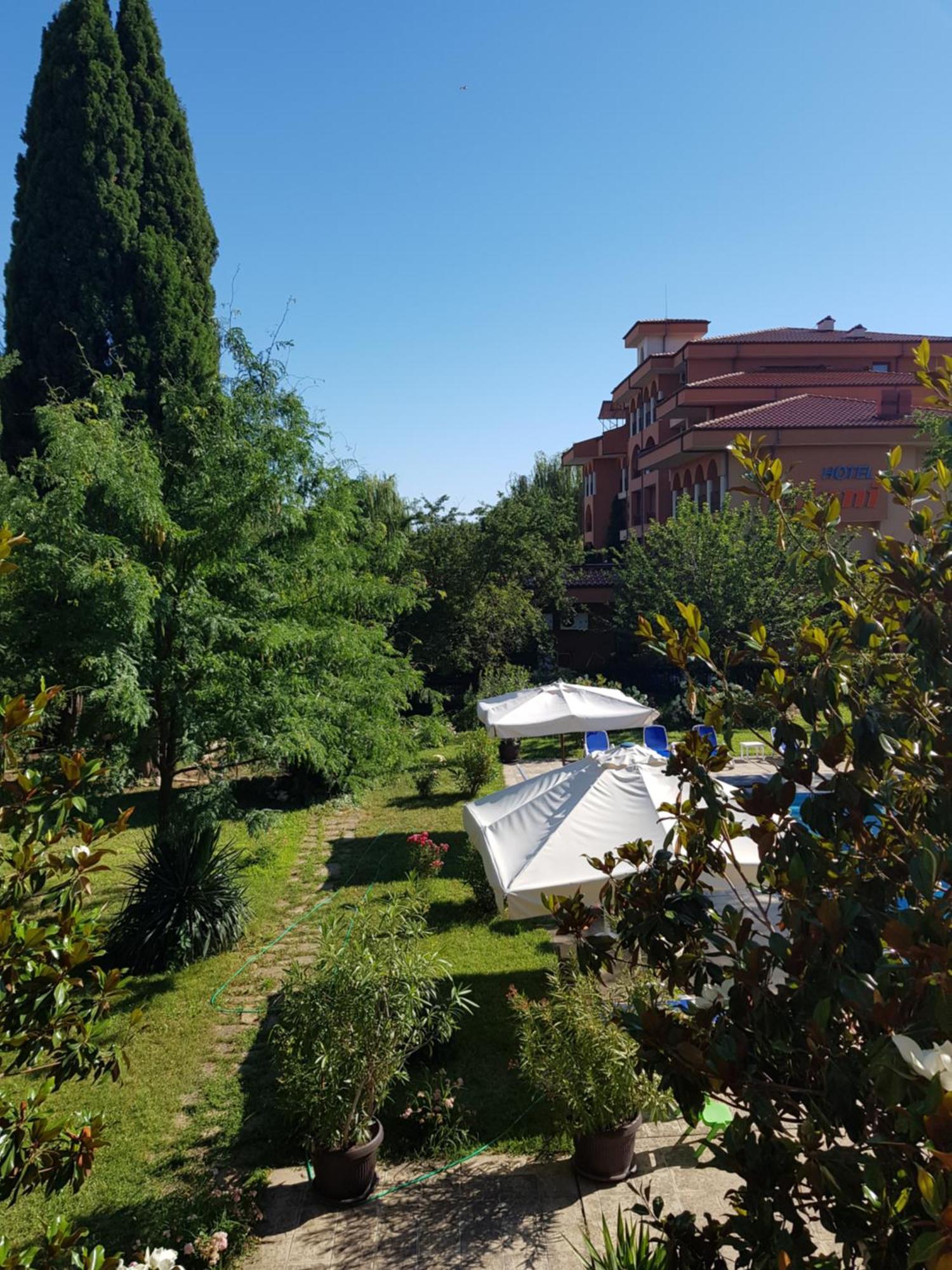 Family Hotel Magnolia Sluneční pobřeží Exteriér fotografie